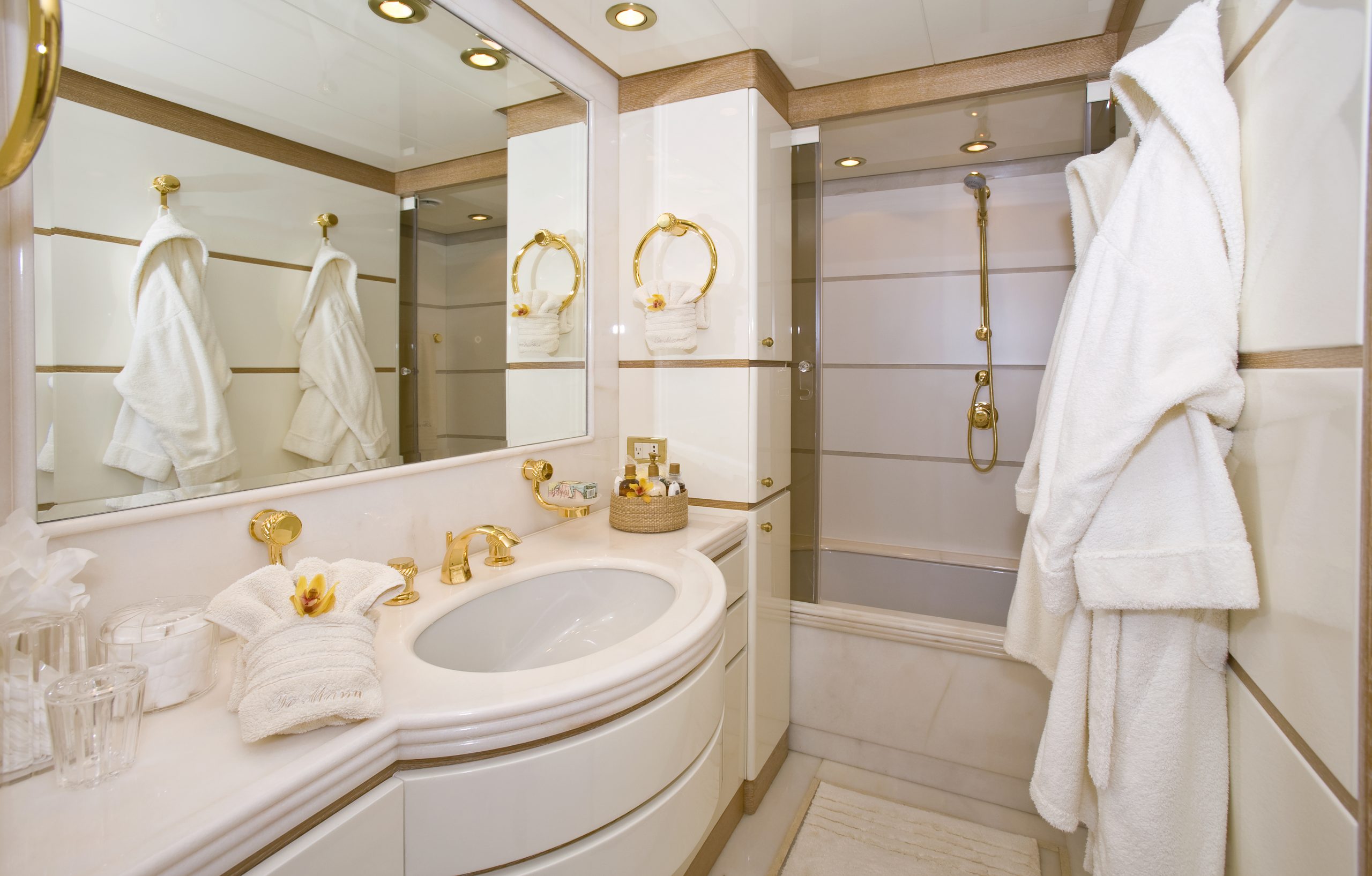 M/Y TE MANU for charter with SuperYachtsMonaco