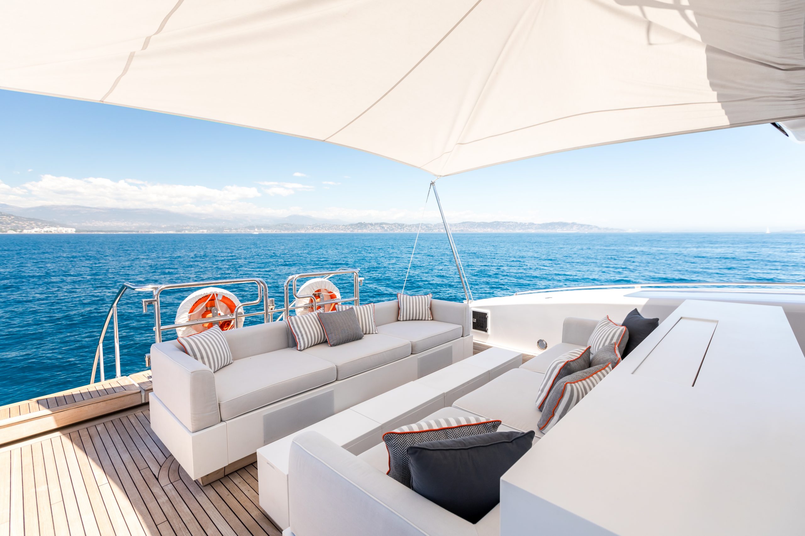 Motor Yacht BEACHOUSE for Charter with SuperYachtsMonaco