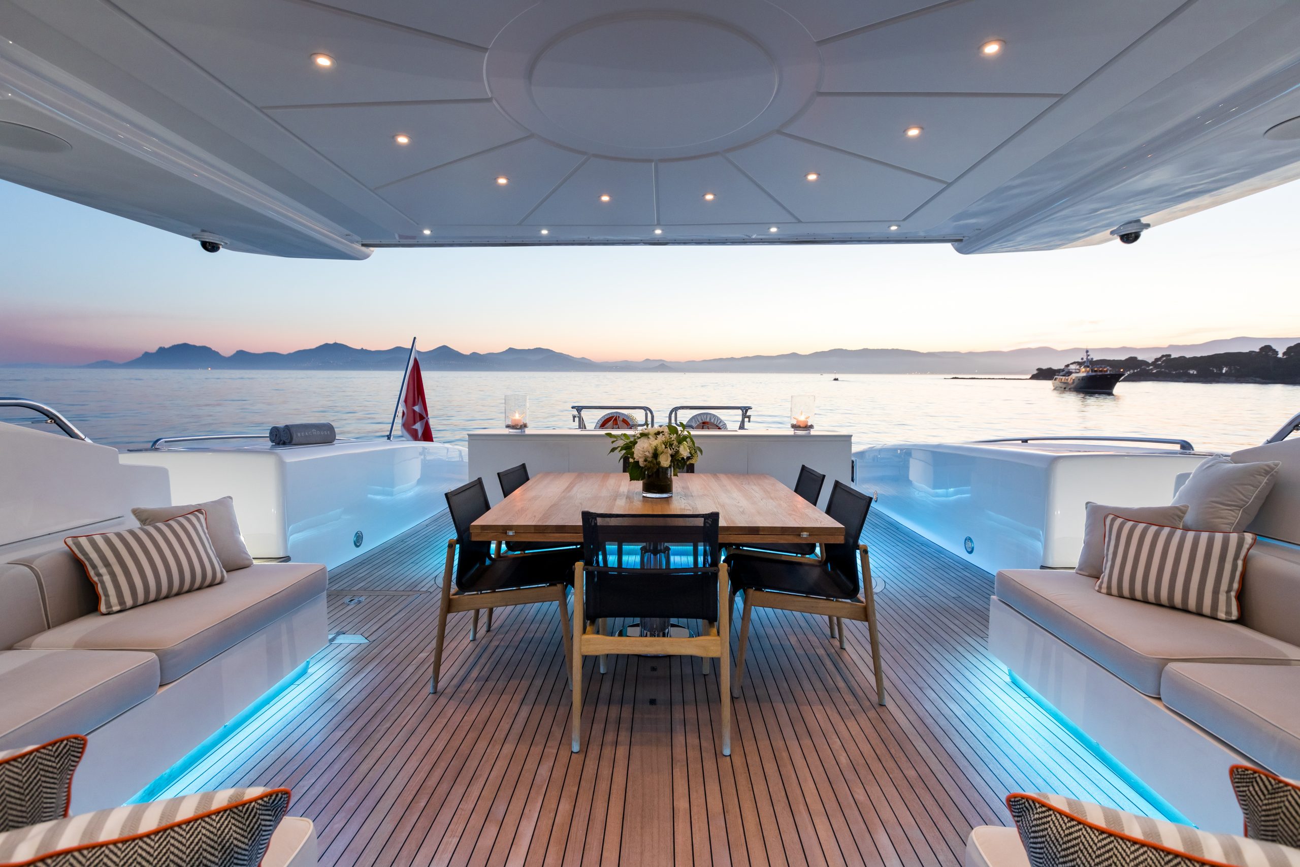 Motor Yacht BEACHOUSE for Charter with SuperYachtsMonaco