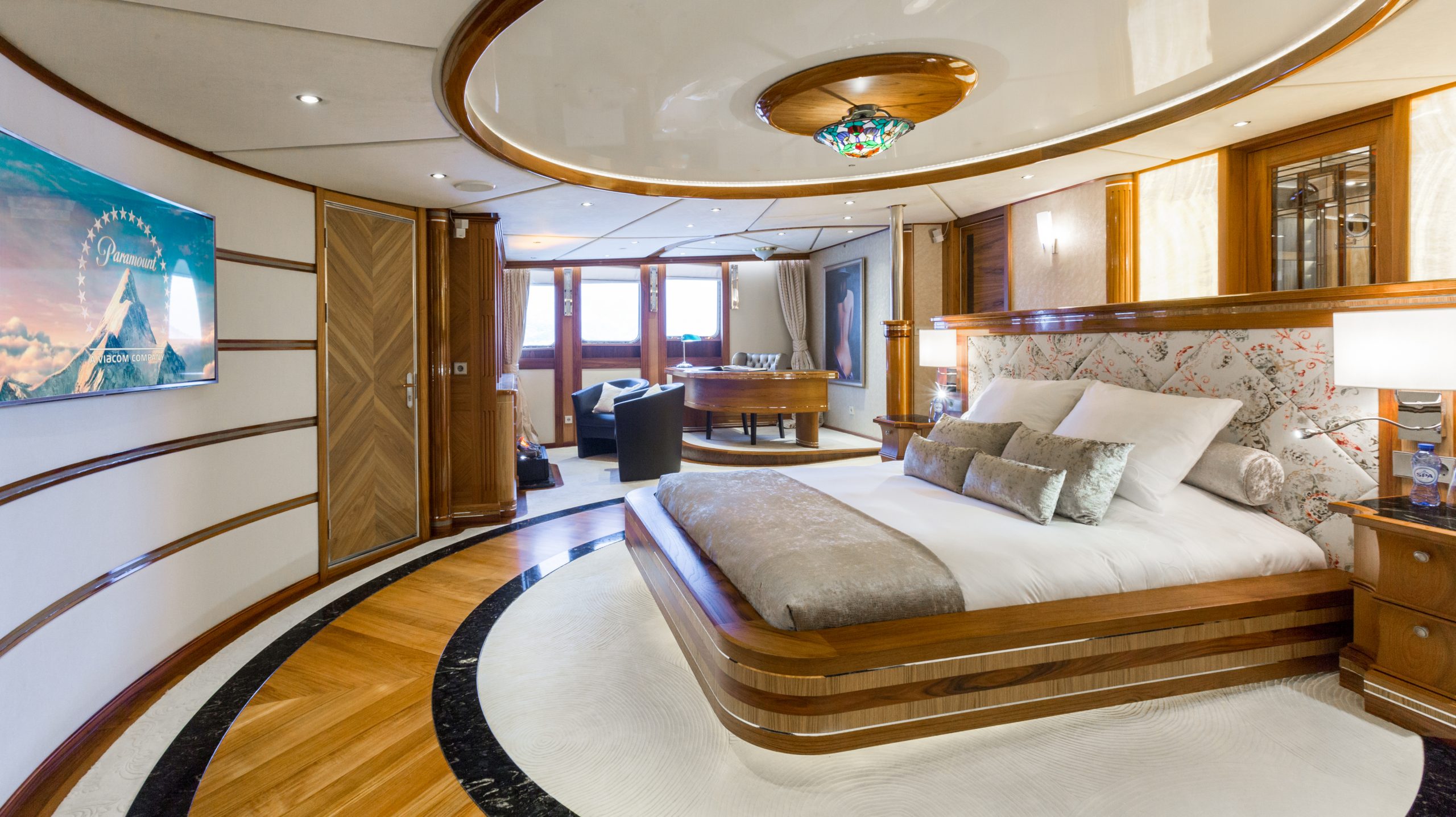 Motor Yacht LEGEND for Charter with SuperYachtsMonaco