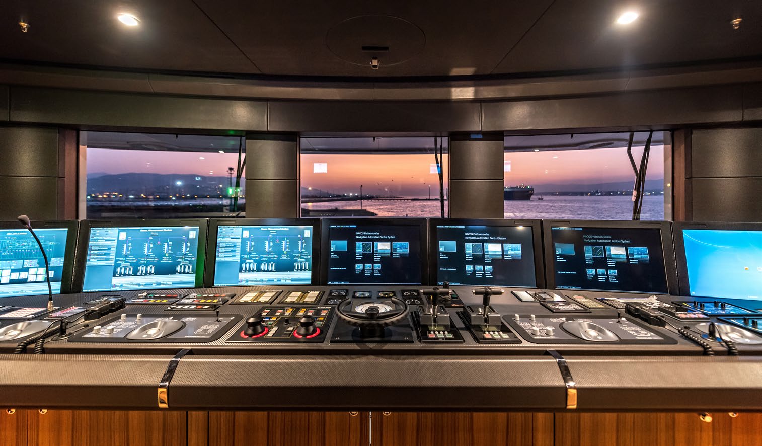 Elements yacht for charter