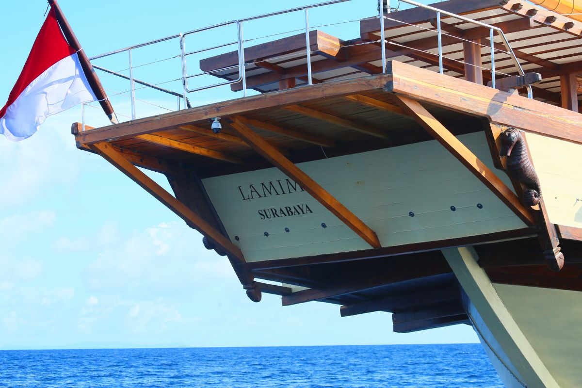 Sailing Yacht LAMIMA for Charter with SuperYachtsMonaco