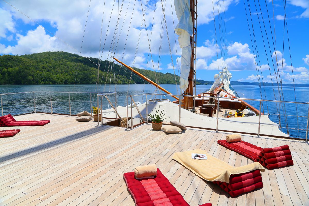 Sailing Yacht LAMIMA for Charter with SuperYachtsMonaco