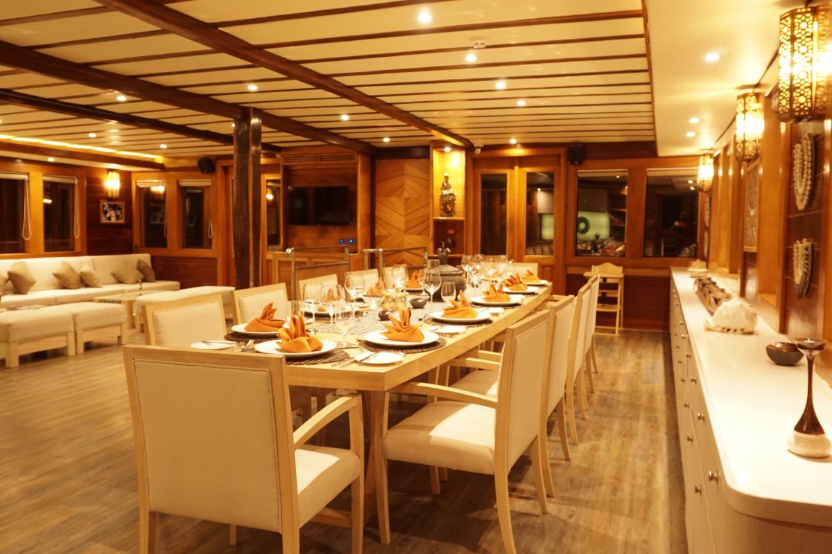 Sailing Yacht LAMIMA for Charter with SuperYachtsMonaco