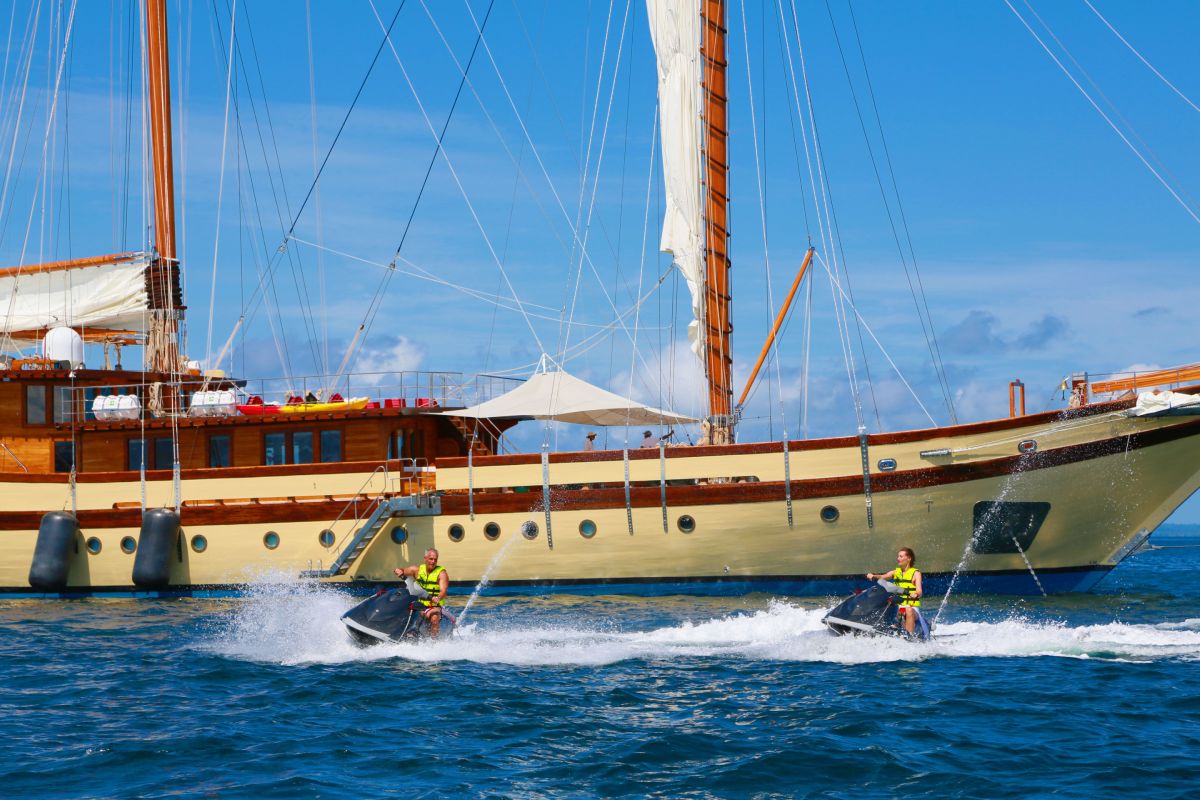 Sailing Yacht LAMIMA for Charter with SuperYachtsMonaco