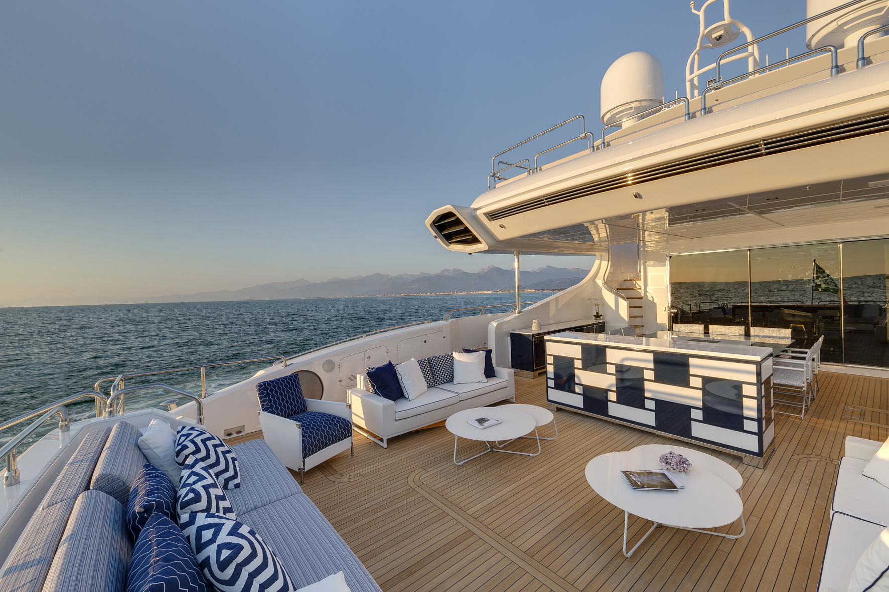 M/Y DA VINCI for Charter with SuperYachtsMonaco