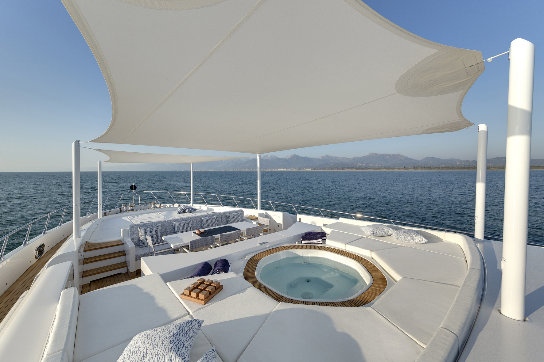 M/Y DA VINCI for Charter with SuperYachtsMonaco