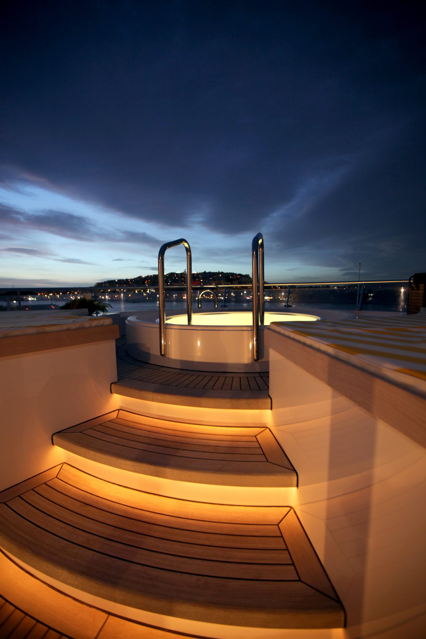 Motor Yacht VERA for charter with SuperYachtsMonaco