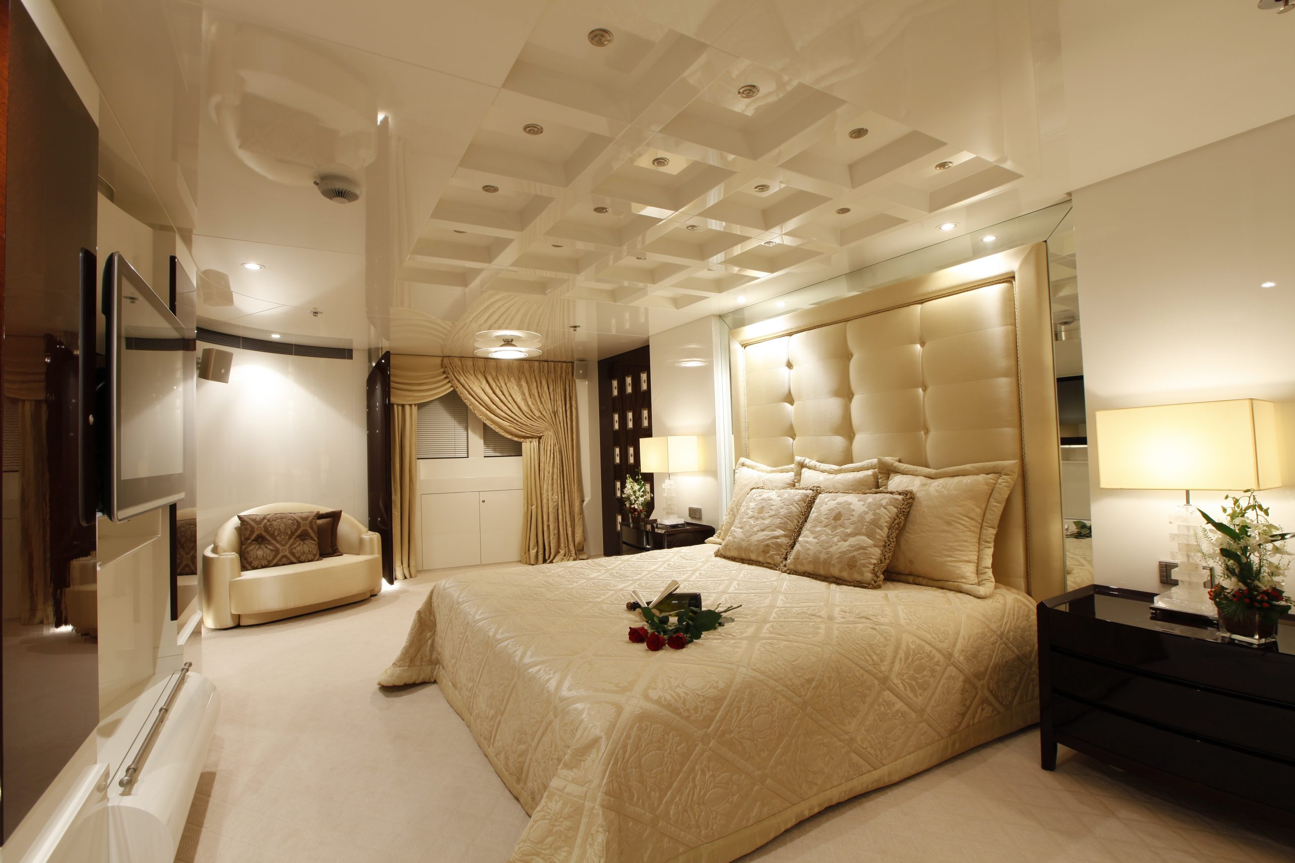 Motor Yacht VERA for charter with SuperYachtsMonaco