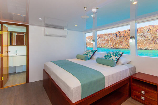 Motor Yacht GRAND DAPHNE for Charter with SuperYachtsMonaco