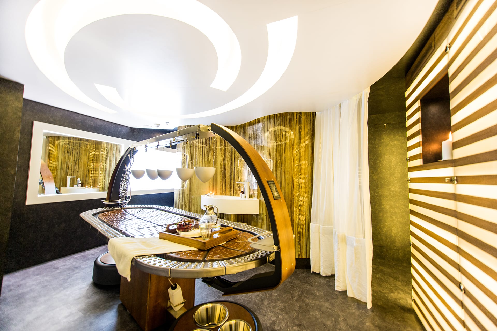 Motor Yacht SALUZI for Charter with SuperYachtsMonaco