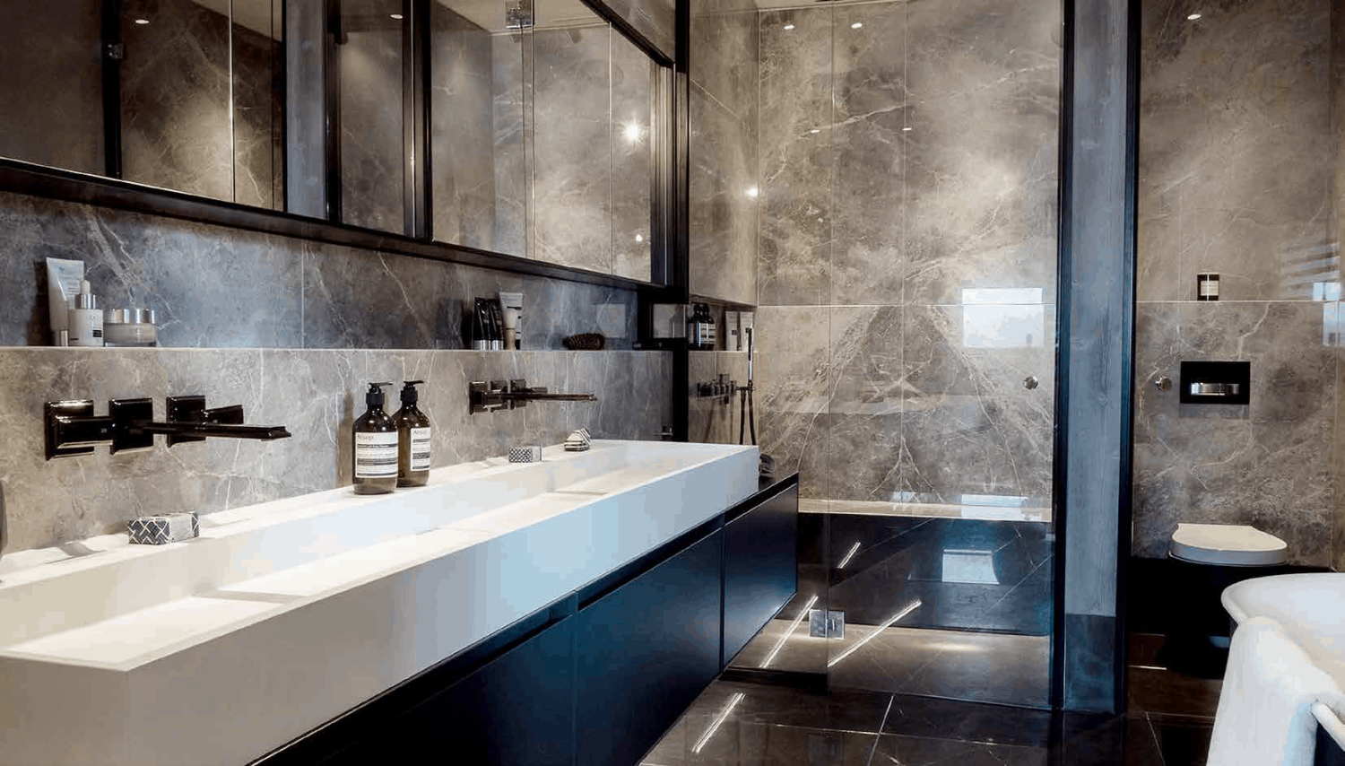 The Lodge - Luxury Chalet