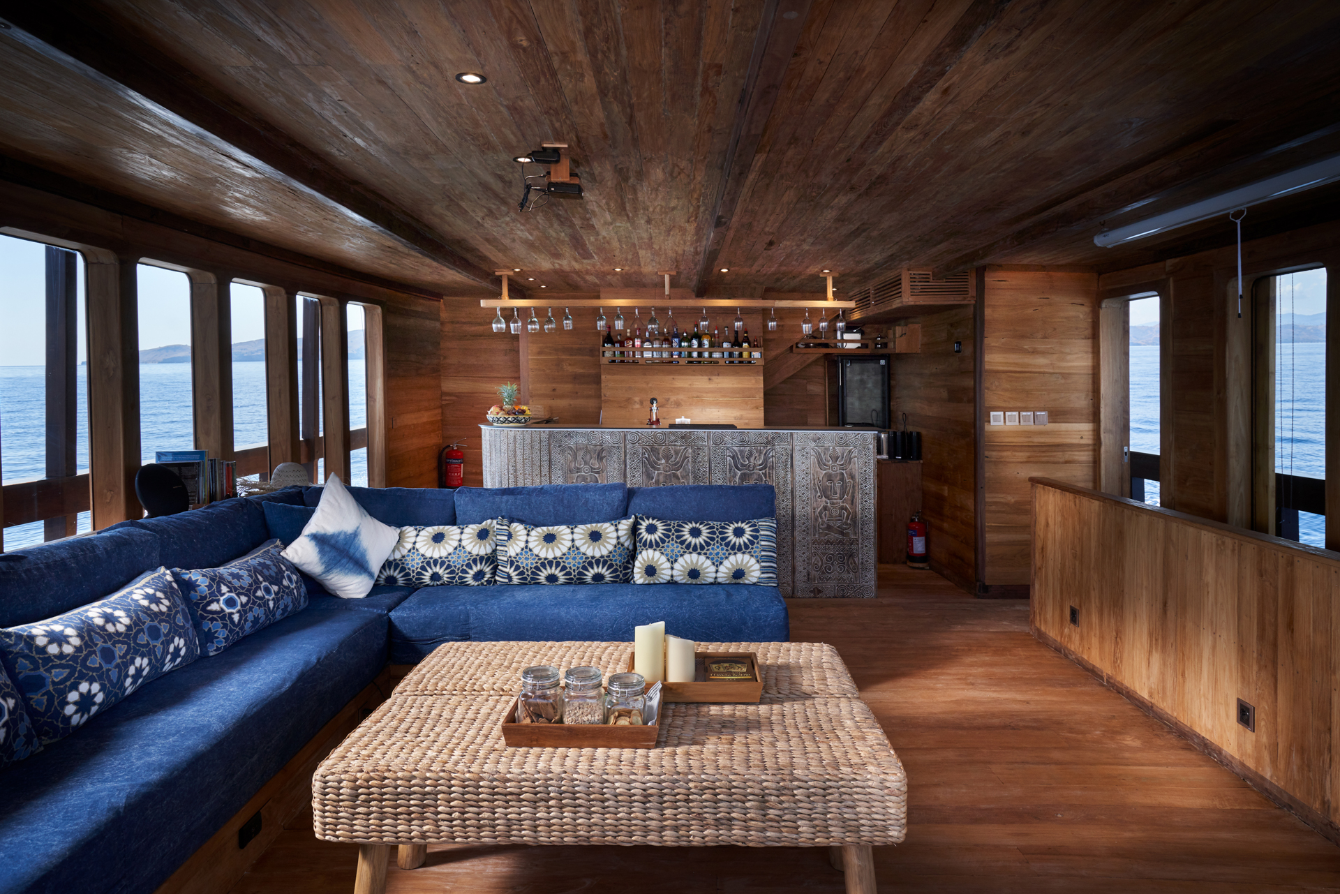 Motor Yacht ORACLE for Charter with SuperYachtsMonaco