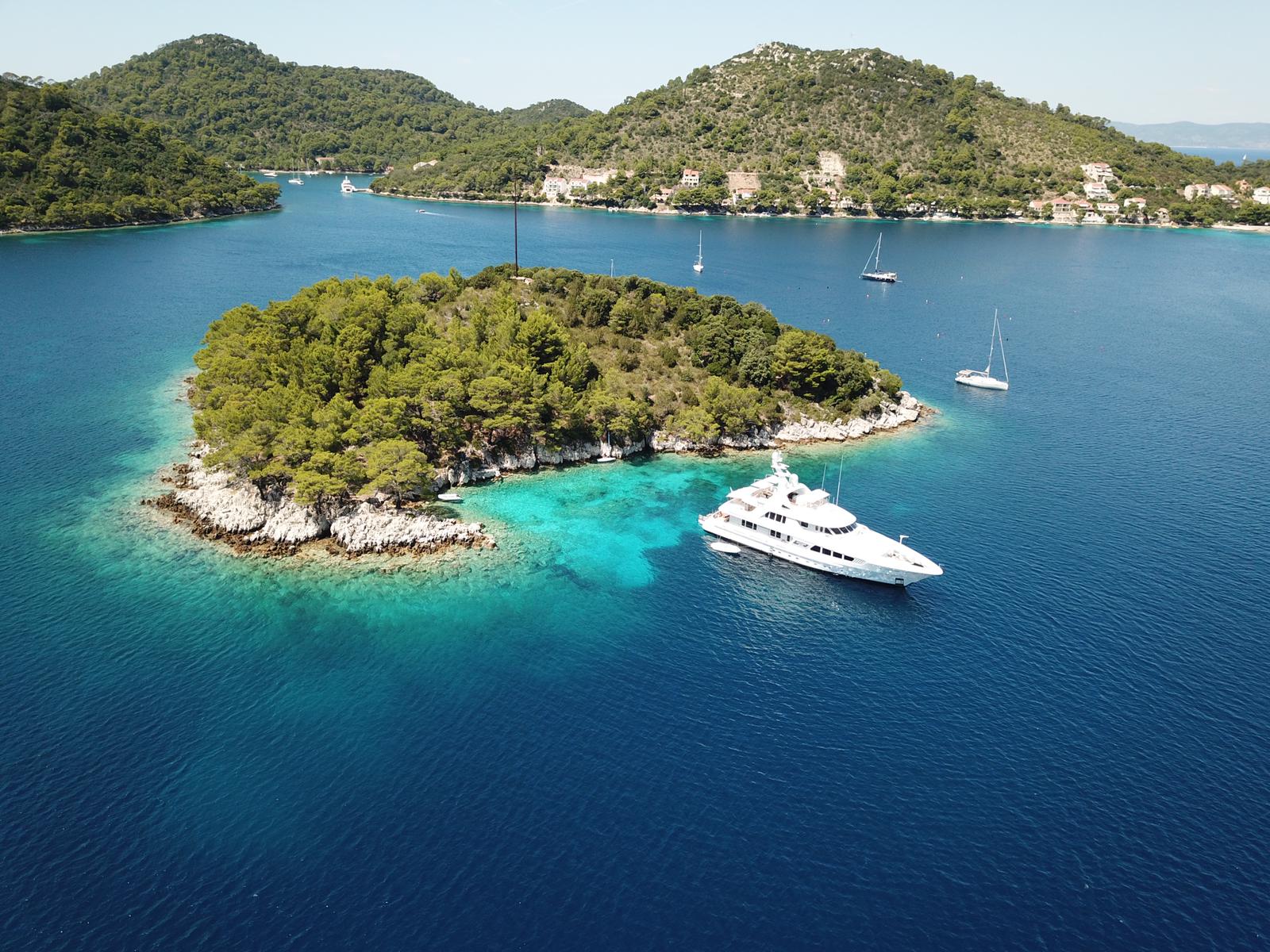 M/Y KATHLEEN ANNE for Charter with SuperYachtsMonaco