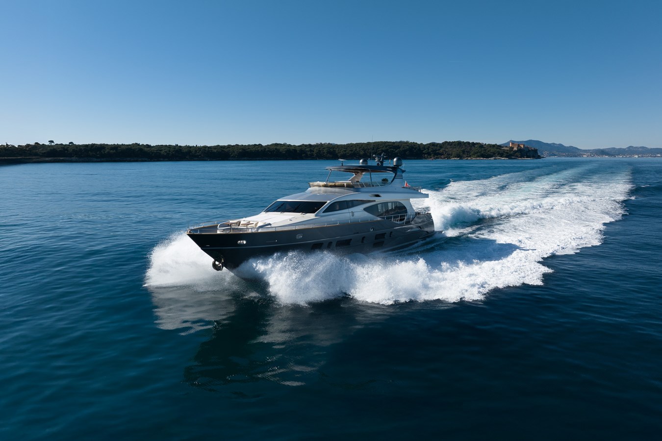 Canados 888 Evolution yacht for sale